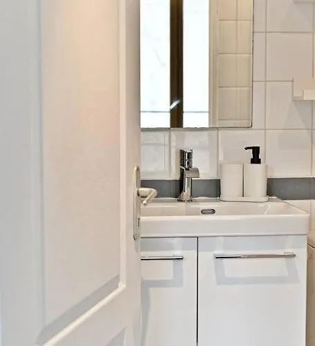 Paisible Et Rivoli Apartment